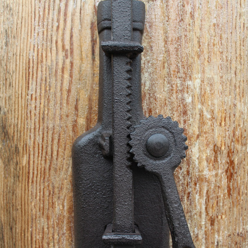 Versatile beer and wine opener Saor Style