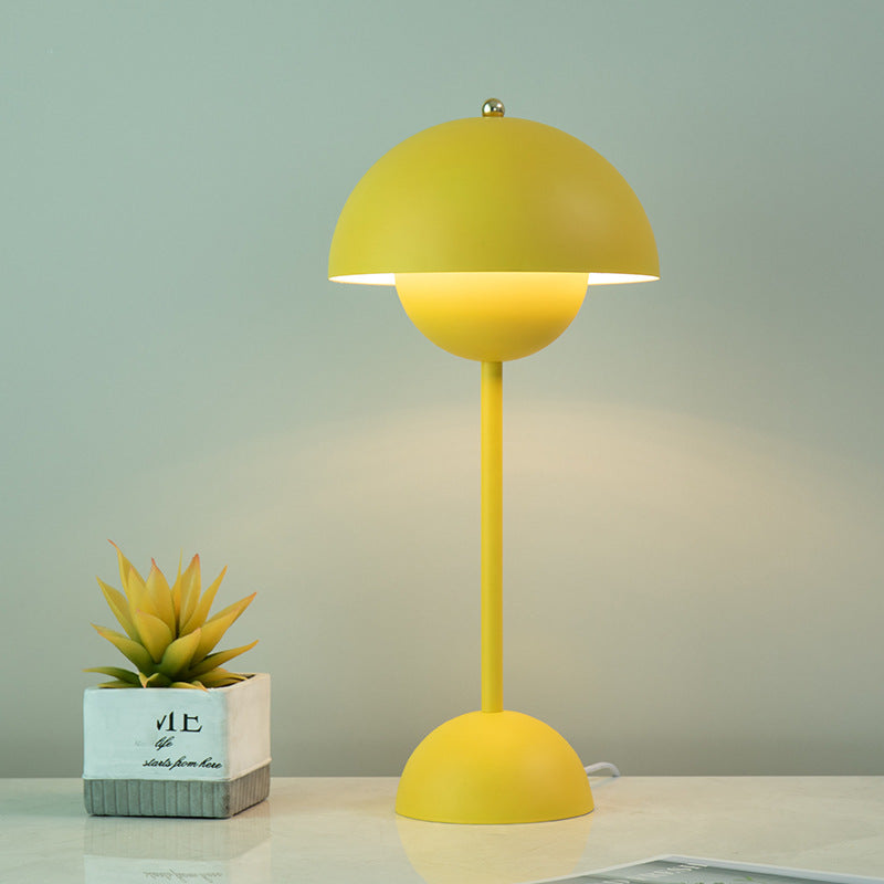 Creative Nordic Simple Bud Table Lamp Saor Style