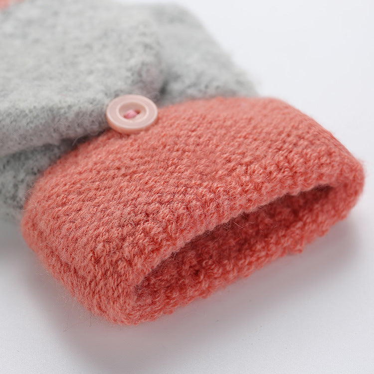 Knitted thermal gloves