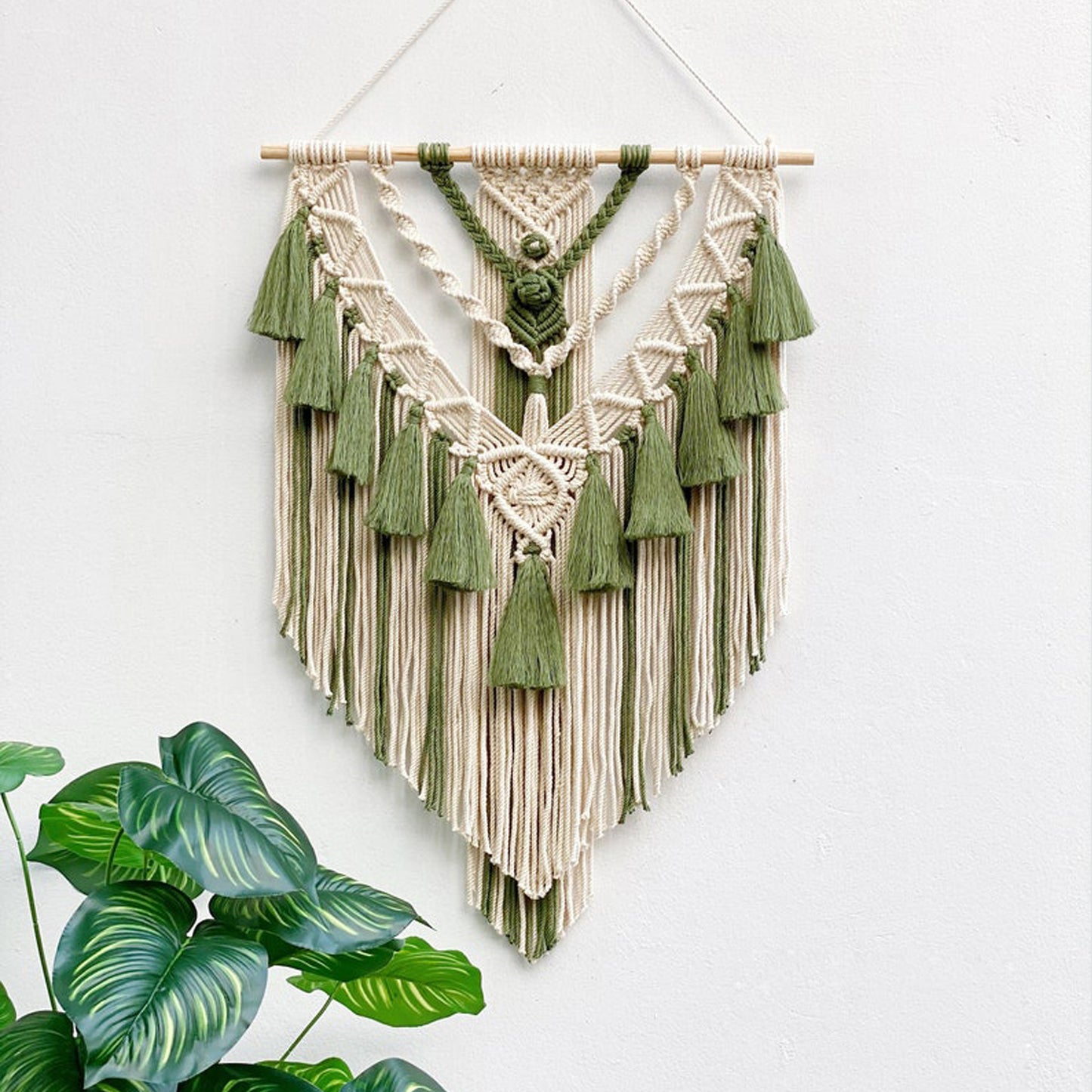 Nordic Bohemian Tassels Hand-woven Tapestry Saor Style