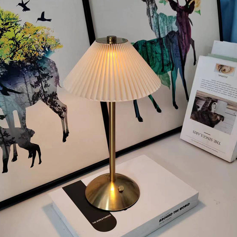 Light Luxury Metal Creativity Mushroom Small Night Lamp GND Products