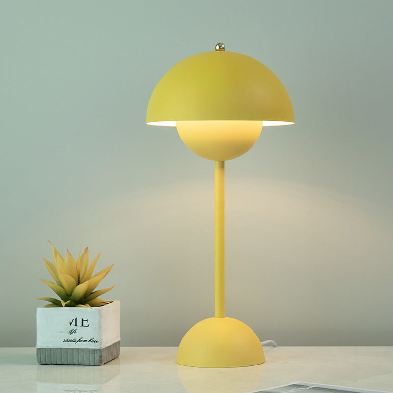 Creative Nordic Simple Bud Table Lamp Saor Style
