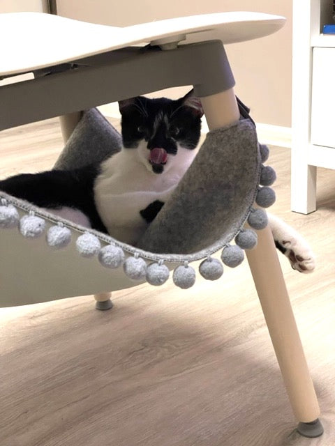 WARM MIST Saveplace® chair/table hammock with pom poms Grey Chaos