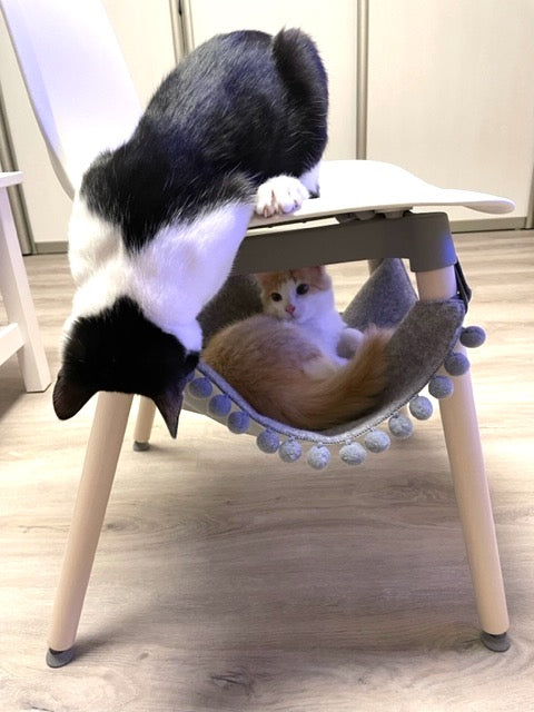 WARM MIST Saveplace® chair/table hammock with pom poms Grey Chaos