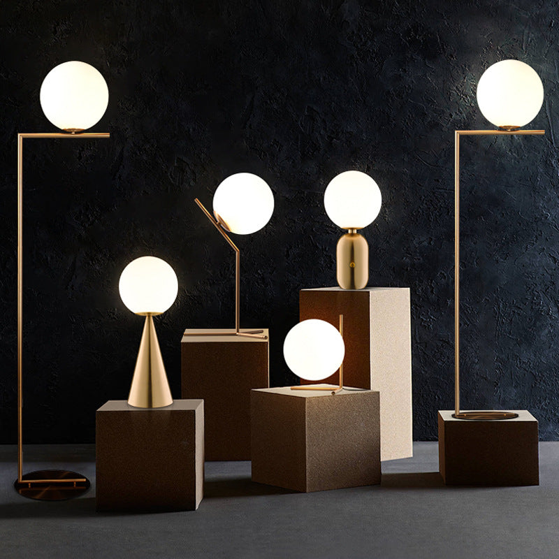 Nordic Modern Vertical Bedroom Bedside Lamp Saor Style